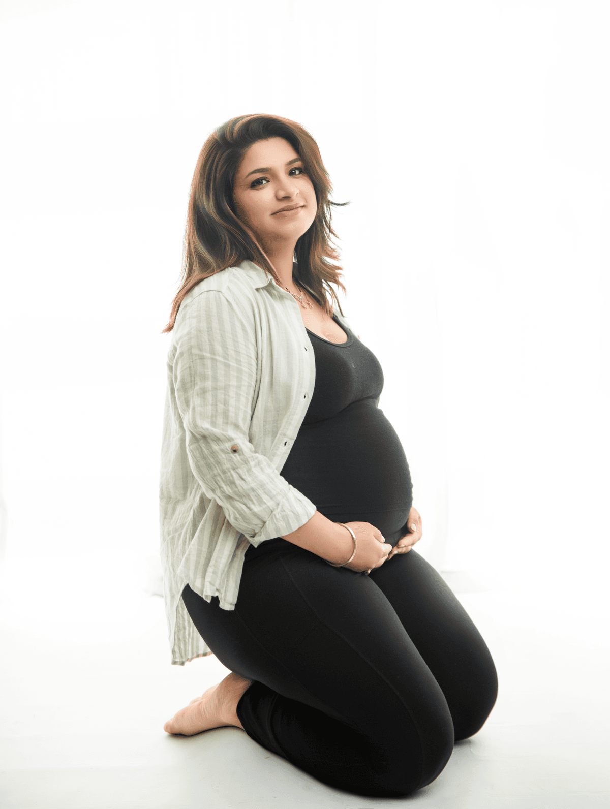 Beautiful maternity photograph of a mother-to-be 10