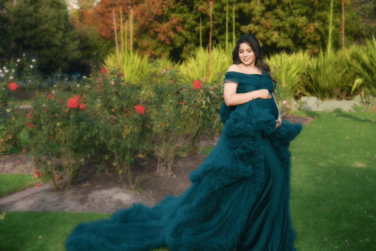 Beautiful maternity photograph of a mother-to-be 3